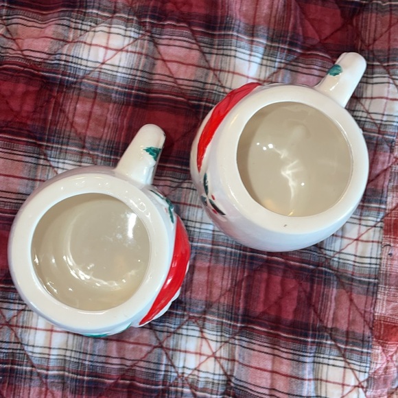 Vintage winking Santa mugs - set of 2 - Picture 5 of 10